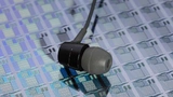Das innovative Lautsprecherkonzept basiert auf der NED-Technologie (Nanoscopic Electromagnetic Drive) des Fraunhofer IPMS und der BTU Cottbus-Senftenberg.