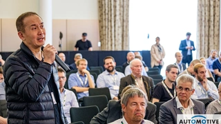 Die Teilnehmer beteiligten sich auch aktiv durch Kommentare und Fragen.