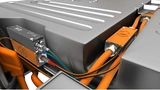 Hochvolt-Strom- und Spannungsmessung in einem engen Kabelkanal.