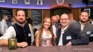 Spannende Gespräche über die Digitalisierung und neue Mobilitätskonzepte? Jonas Walleczek (Rutronik), Simone Keil  (b-plus), Florian Rubländer (Rutronik) und Tim Kartali (Ionos)