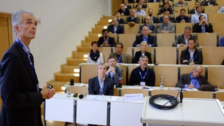 Georg Schnauffer, Forschungskoordinator von ARENA 2036, thematisierte zum Auftakt die Bedeutung von Standards für die Zukunft der Digitalisierung entlang der Prozesskette.