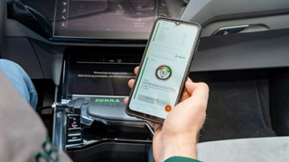 Das eigentliche Knowhow steckt in einer aufwändig bestückten Datenbank und einem hoch komplexen Algorithmus.