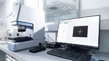 Um nachzuweisen, dass die Materialeigenschaften des Halters aus PCR denen von Neuware entsprechen, wurden die Kennwerte, unter anderem auch Geruchs- und Emissionsanforderungen, anhand von Probekörpern validiert