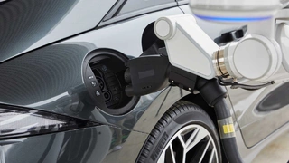 Der Automatic Charging Robot ist ein einarmiger Roboter.