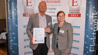 Klaus Wagner von Cepton nahm die Urkunde für den dritten Platz von Redakteurin Irina Hübner (Weka Fachmedien) in Empfang.