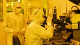 Der Germanium-Zinn-Prozessor wurde in der Helmholtz Nano Facility hergestellt, der zentralen Technologieplattform für die Herstellung von Nanostrukturen und Schaltungen in der Helmholtz-Gemeinschaft.