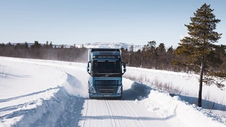 Volvo Trucks führt erste Straßentests mit seinen Brennstoffzellen-Elektro-Lkw durch.