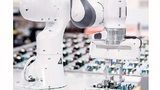Im Produktionseinsatz: der Cobot von TQ-Systems/Franka Emika