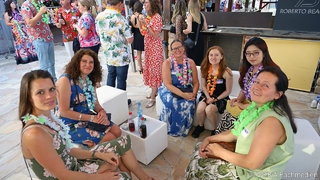 Sabrina Hock (Jedox), Franziska Dietrich, Lisa Daly und Xi Wang (alle Mouser) mit Ute Beyer (WEKA)