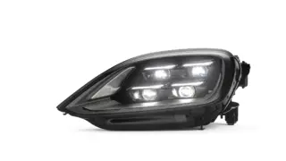 Jeder Scheinwerfer verfügt über mehr als 32.000 intelligent und individuell ansteuerbare LED-Pixel.