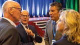 Vernetzung – v.l.n.r.: Dr. Rutger Wijburg, COO und Vorstandsmitglied Infineon, Oliver Schenk, Chef der Sächsischen Staatskanzlei, Alf Henryk Wulf, Präsident des VDE und Prof. Dr. Sabine Döring, Staatssekretärin im BMBF