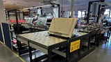  In der Manufaktur erfolgt die manuelle Endmontage von medizinischen Displays und All-in-One-PCs auf Kundenwunsch. Die Produktion soll weiter ausgebaut und automatisiert werden