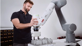 Der Cobot »GoFa CRB 15000« von ABB ist mit Traglasten von 5 kg, 10 kg und 12 kg erhältlich