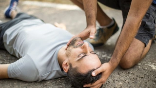 Erste Hilfe Medizintechnik Kaktus Kuscheln Knie Stabile Seitenlage