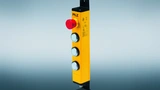 Die Taster-Unit PITgatebox in der Systemlösung von Pilz ermöglicht die Verbindung zur Sicherheitszuhaltung PSENmlock, ohne dass weitere Ports am IOLS-Master belegt werden.