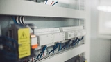 Bild 3: Blick in einen am Standort Bad Pyrmont installierten Schaltschrank mit IIoT-fähigen Energiemessgeräten der Serie EMpro