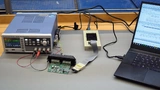 Die Einbindung des µTrace-Debuggers in den Prüfaufbau erfolgt per SWD