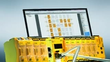 Die sichere Kleinsteuerung PNOZmulti 2 steuert und überwacht Sicherheitsfunktionen.