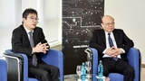 Tetsuo Tateishi von Rohm (links) und Mark Ko (rechts) von Delta