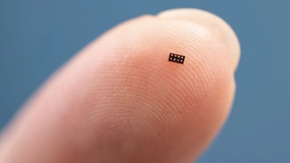 Der MSPM0C1104 von TI in einem Wafer-Chip-Scale-Gehäuse misst nur 1,38 mm².