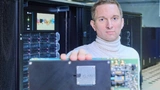 Neue Power für KI: Photonikprozessor von Q.ANT bringt mehr Leistung bei weniger Energieaufnahme. 