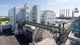 Die neue Fertigungslinie am Produktionsstandort Burghausen liefert hochreines Halbleiter-Polysilicium für die Mikroelektronik.