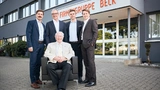 Nicolai Beck (Beck Elektronik), Alexander Beck (Beck Elektronik), Konstantin Beck (Beck Kabel- und Gehäusetechnik), Patrick Beck (Beck Elektronik), Theodor Beck (sitzend, im Ruhestand) 