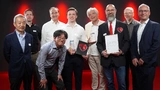 Das Management von Glyn mit den Toshiba und Kioxia-Managern.