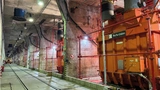 Blick auf einen Einer der 17 Leistungstransformatoren in der Konverterstation, die EMH mit ihren neusten »HYDROCAL 1009«-Systemen ausgestattet hat.