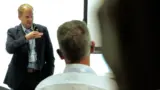 Dr. Alexander Brost leitet die Abteilung für klinische Innovation bei Siemens Healthineers und spricht als Tech-Scout mit Radiologen über deren Alltagstücken und wie diese sich mit Technik lösen lassen.